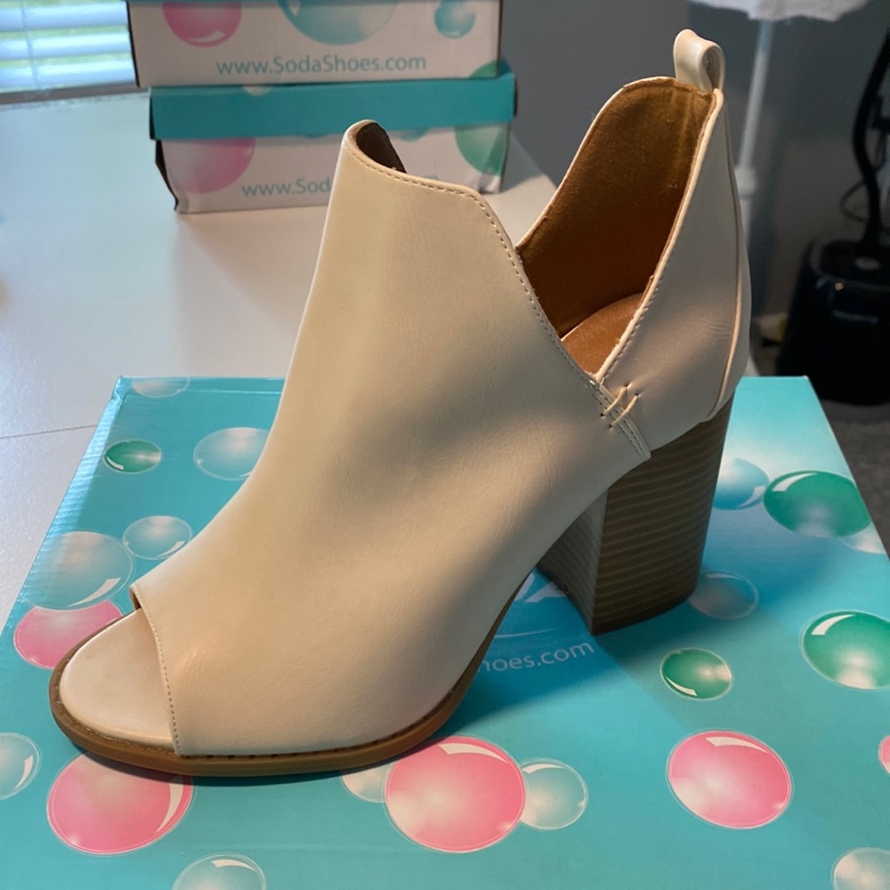 New cream open toe boots